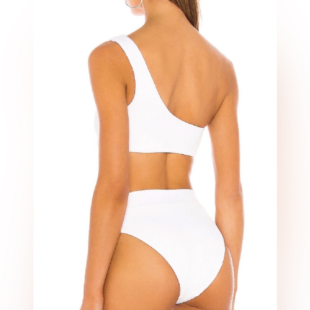 FELLA Bikini - Picture 8 of 8